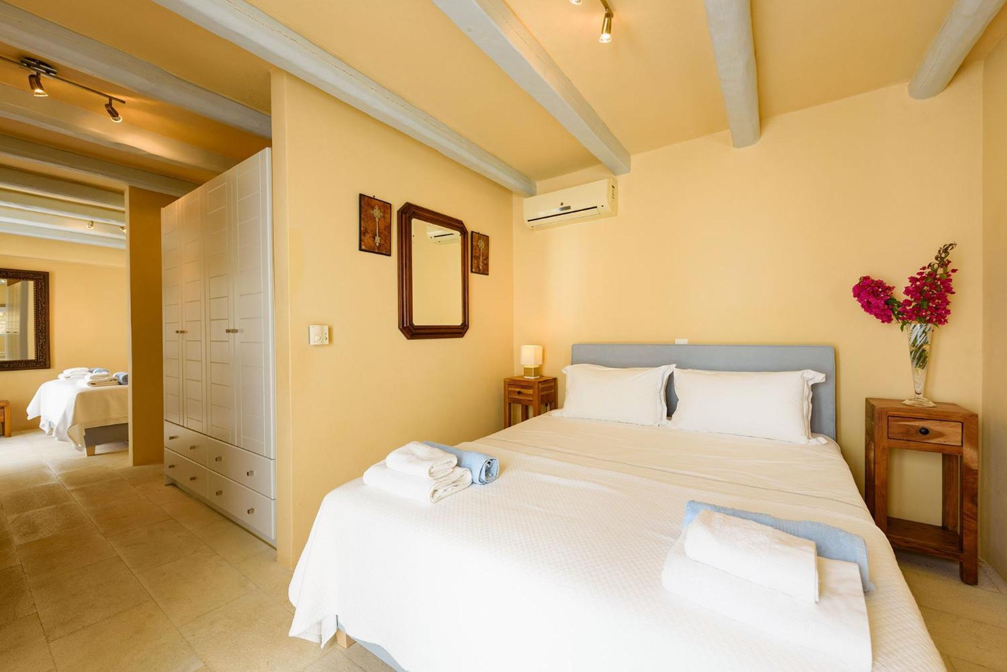 Tluxuryvilla Parikia  Exterior photo
